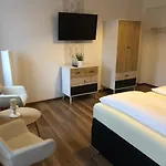 Pensjonat Garni Zum Rebstock 3*