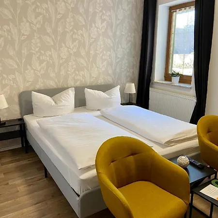 Pensión Garni Zum Rebstock 3*