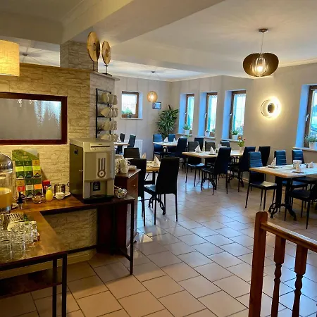 Garni Zum Rebstock 3* Νάουμπουργκ