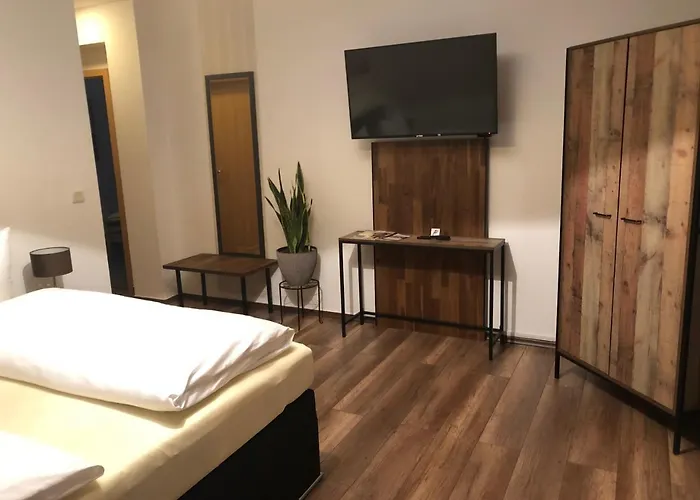 Garni Zum Rebstock Наумбург